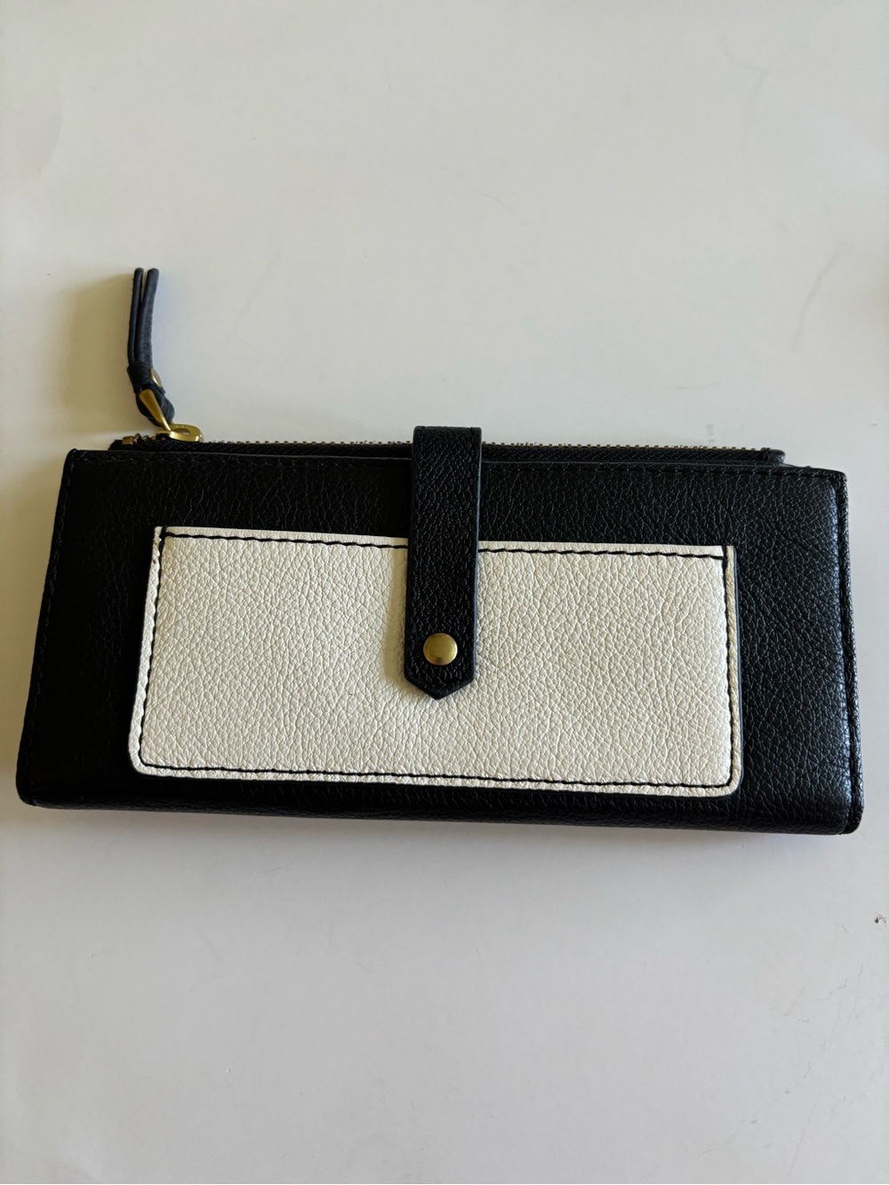 Fossil Leather Wallet - Keely Tab Clutch Black & White Front Snap Strap Closure